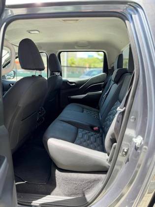 NISSAN FRONTIER 2.3 16V TURBO DIESEL XE CD 4X4 AUTOMÁTICO NISSAN FRONTIER 2.3 16V TURBO DIESEL XE CD 4X4 AUTOMÁTICO